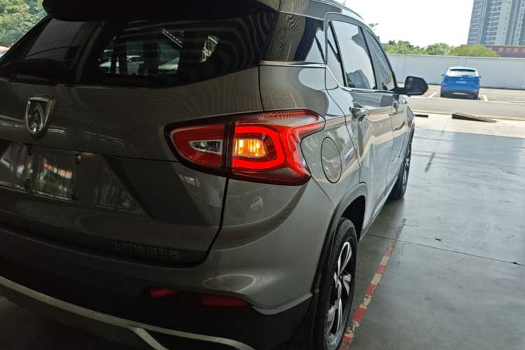 Used Baojun 510 2017 1.5L Automatic Luxury Model Right Rear Taillight