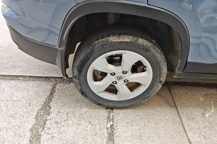 Used Baojun 510 2017 1.5L manual Comfort trim Right Rear Wheel Hub