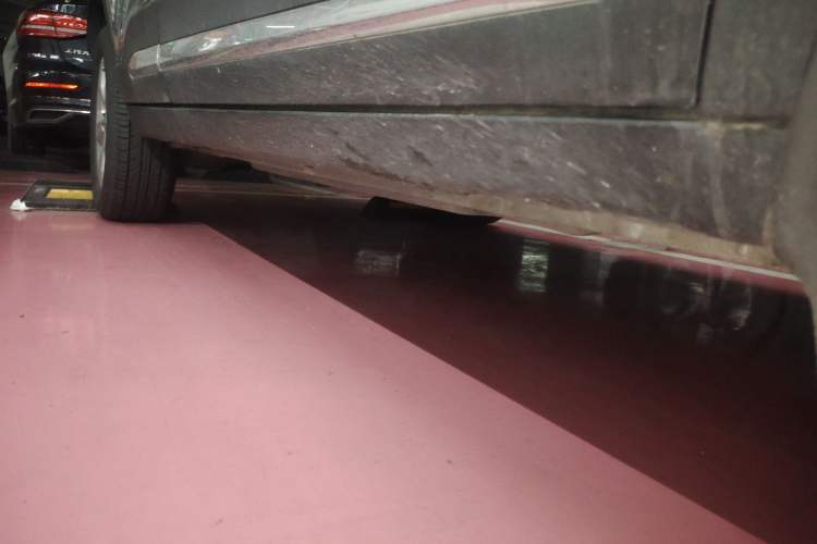 Used Baojun 510 2017 1.5L Manual Fashion Model Right Side Sill