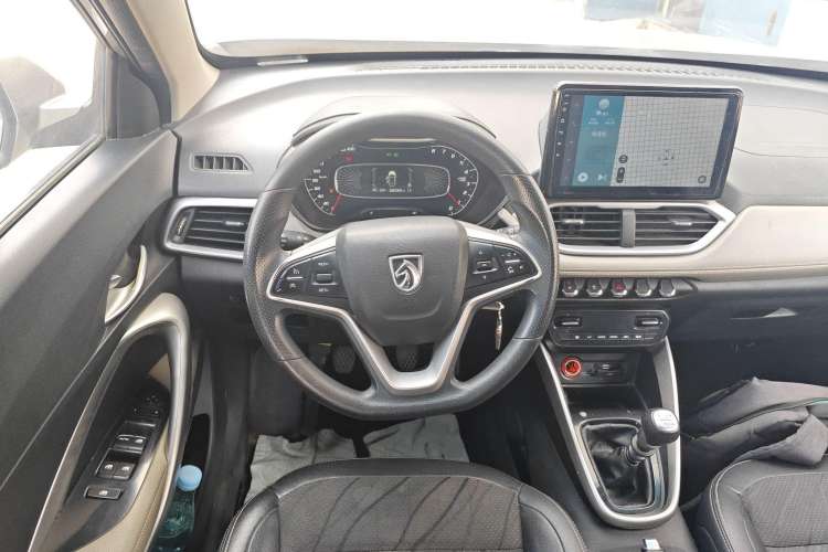 Used Baojun 510 2017 1.5L Manual Fashion Model Steering Wheel
