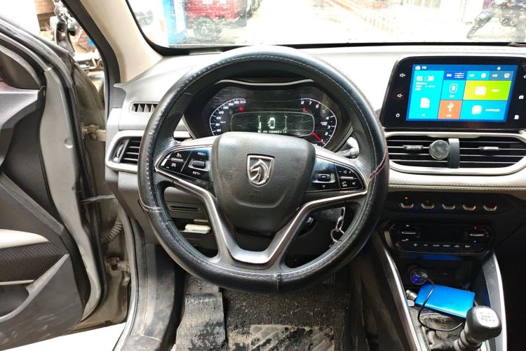 Used Baojun 510 2017 1.5L Manual Fashion Model Steering Wheel