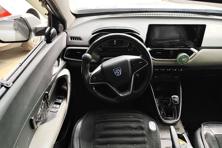 Used Baojun 510 2017 1.5L Manual Fashion Model Steering Wheel