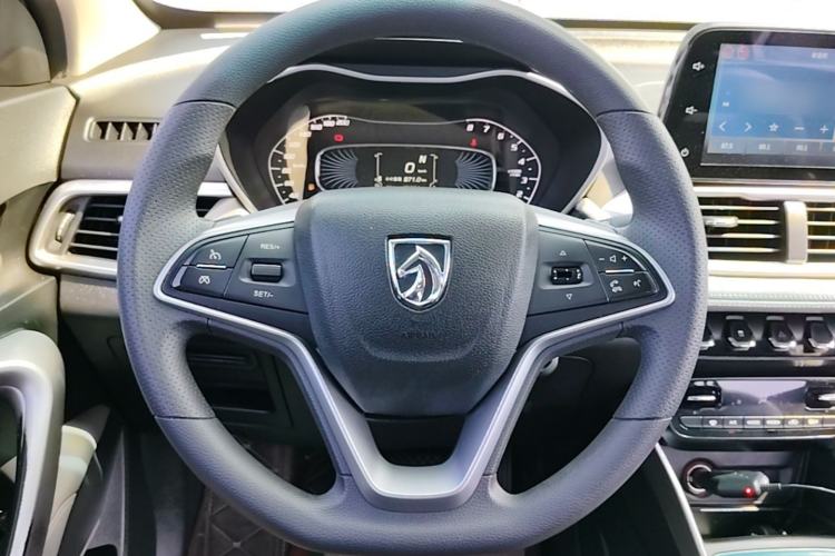Used Baojun 510 2017 1.5L Automatic Fashion Model Steering Wheel