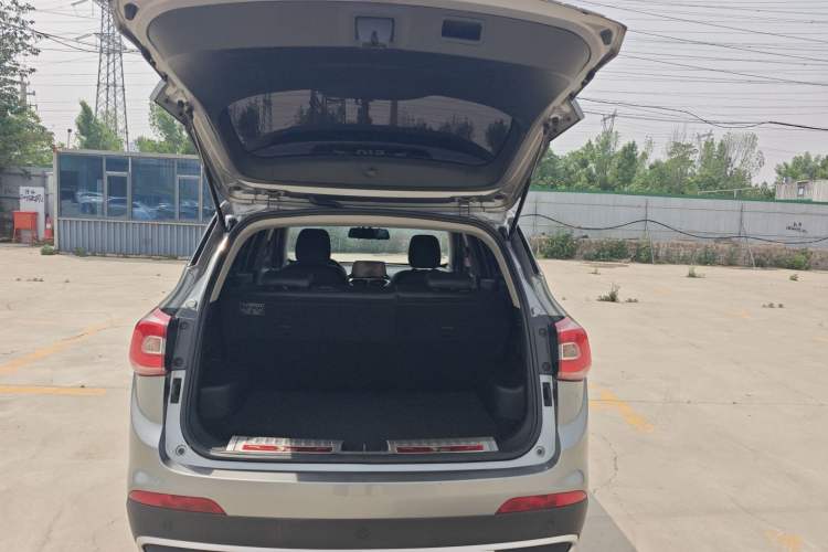 Used Baojun 510 2017 1.5L Automatic Luxury Model Trunk