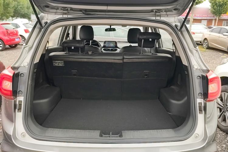 Used Baojun 510 2017 1.5L Manual Fashion Model Trunk