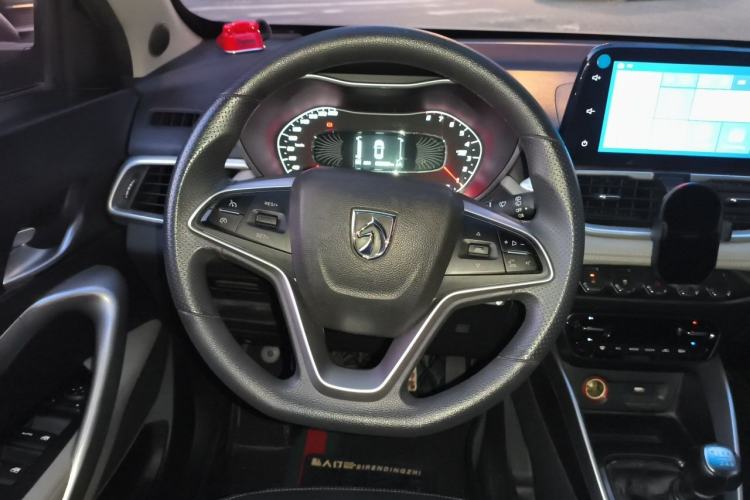 Used Baojun 510 2017 1.5L Manual Fashion Model Steering Wheel
