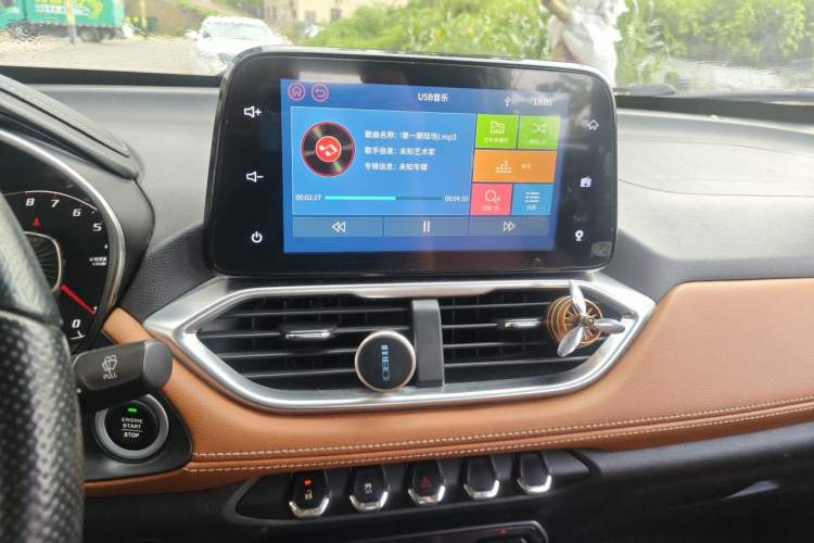 Used Baojun 510 2017 1.5L Manual Luxury Model Audio And AC Panel