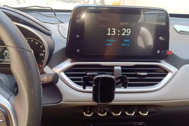 Used Baojun 510 2017 1.5L Manual Fashion Model Audio And AC Panel