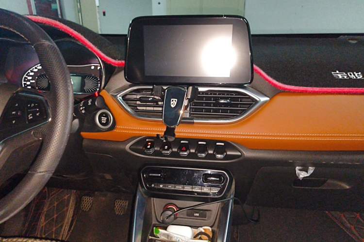 Used Baojun 510 2017 1.5L Manual Luxury Model Audio And AC Panel