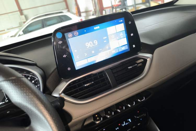 Used Baojun 510 2017 1.5L Manual Fashion Model Audio And AC Panel