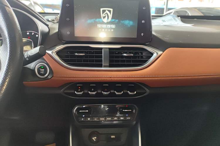 Used Baojun 510 2017 1.5L Automatic Luxury Model Audio And AC Panel