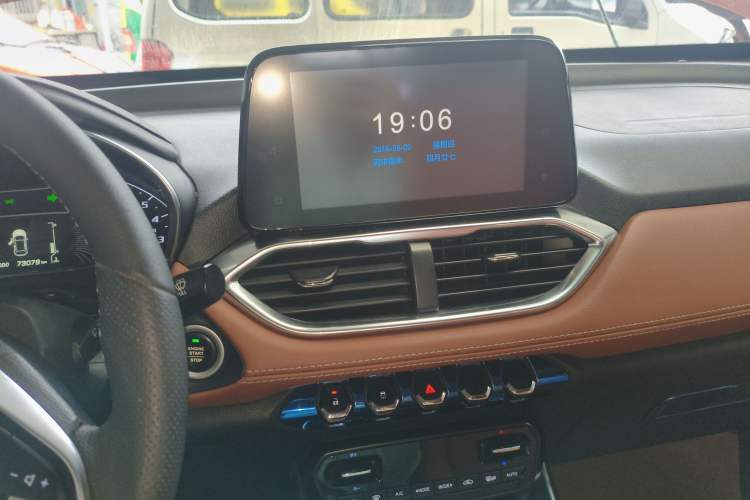 Used Baojun 510 2017 1.5L Manual Luxury Model Audio And AC Panel