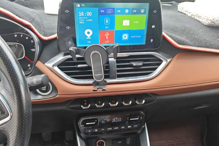 Used Baojun 510 2017 1.5L Manual Luxury Model Audio And AC Panel