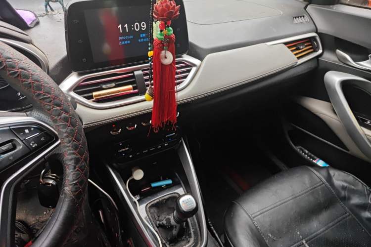 Used Baojun 510 2017 1.5L Manual Fashion Model Audio And AC Panel