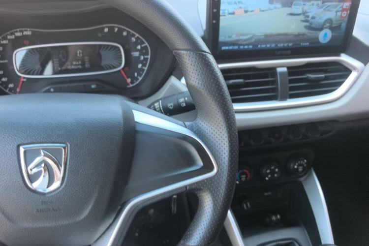 Used Baojun 510 2017 1.5L manual Comfort trim Center Console