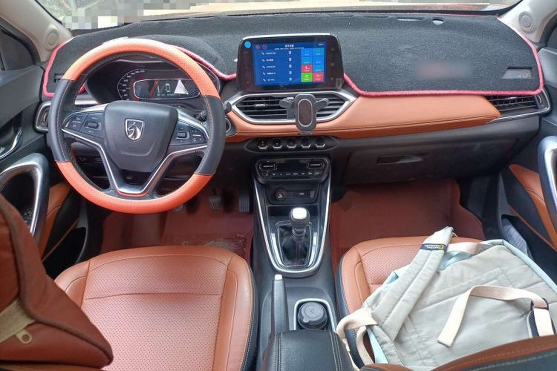 Used Baojun 510 2017 1.5L Manual Luxury Model Center Console