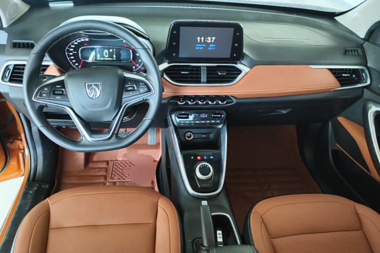 Used Baojun 510 2017 1.5L Automatic Luxury Model Center Console