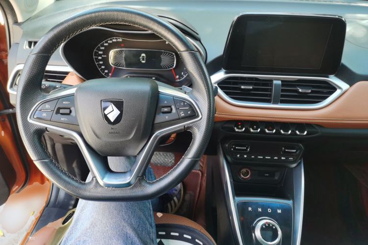 Used Baojun 510 2017 1.5L Automatic Luxury Model Center Console