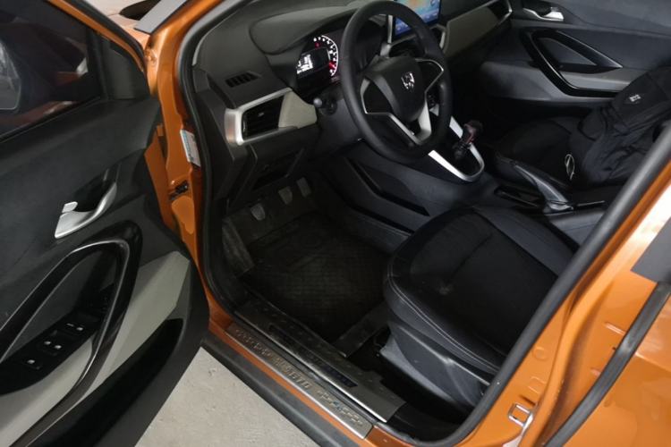 Used Baojun 510 2017 1.5L manual Comfort trim Driver Seat