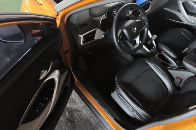 Used Baojun 510 2017 1.5L Manual Fashion Model Driver Seat