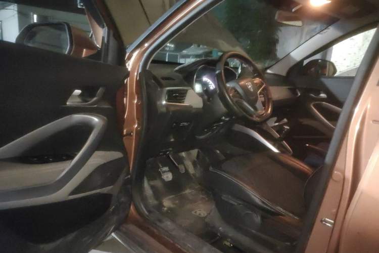 Used Baojun 510 2017 1.5L Manual Fashion Model Driver Seat