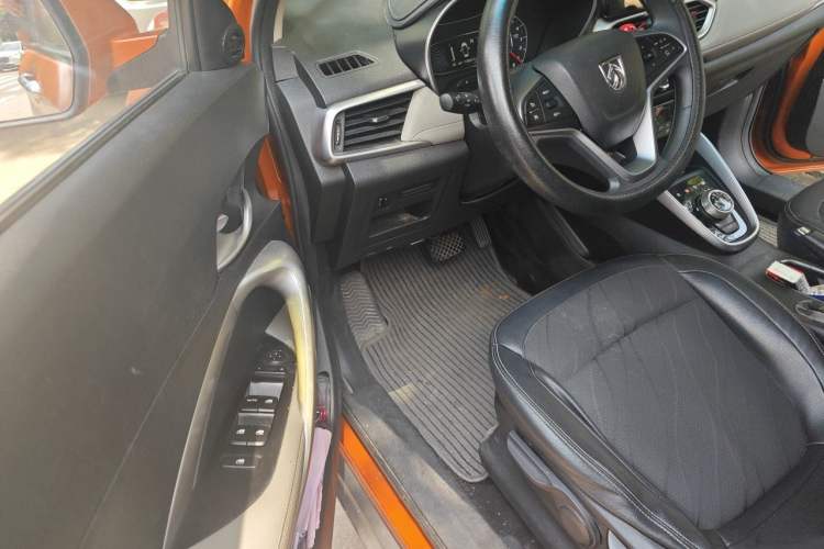 Used Baojun 510 2017 1.5L Automatic Fashion Model Driver Seat