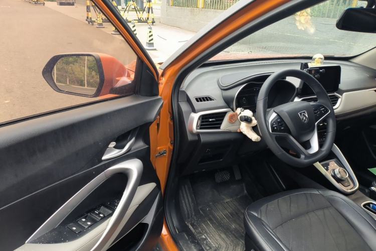 Used Baojun 510 2017 1.5L Automatic Fashion Model Driver Seat