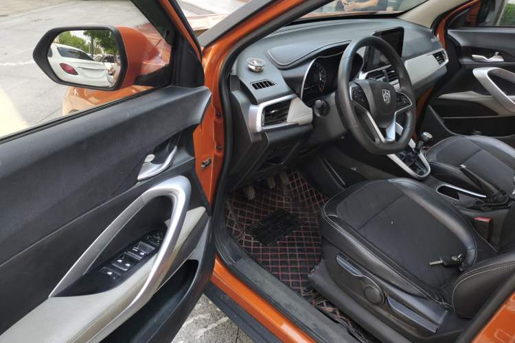 Used Baojun 510 2017 1.5L Manual Fashion Model Driver Seat
