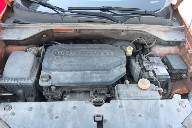 Used Baojun 510 2017 1.5L manual Comfort trim Engine Bay