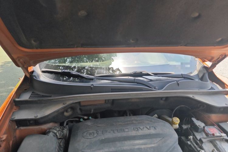 Used Baojun 510 2017 1.5L Automatic Fashion Model Engine Bay