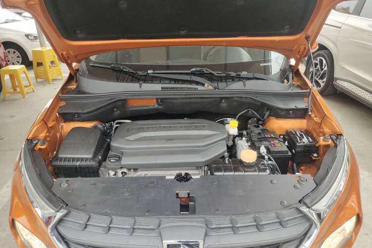 Used Baojun 510 2017 1.5L manual Comfort trim Engine Bay