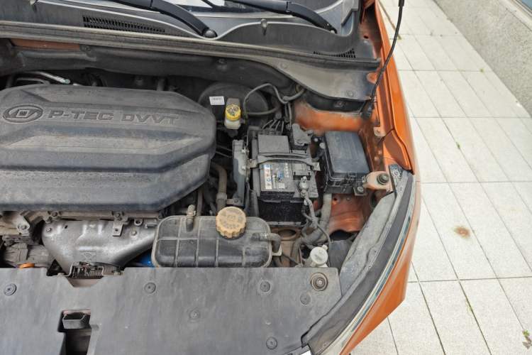Used Baojun 510 2017 1.5L Manual Fashion Model Engine Bay Left
