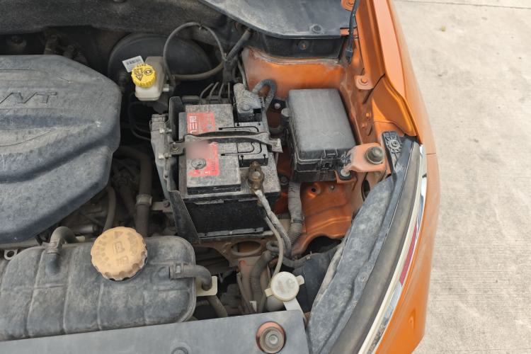 Used Baojun 510 2017 1.5L Manual Fashion Model Engine Bay Left