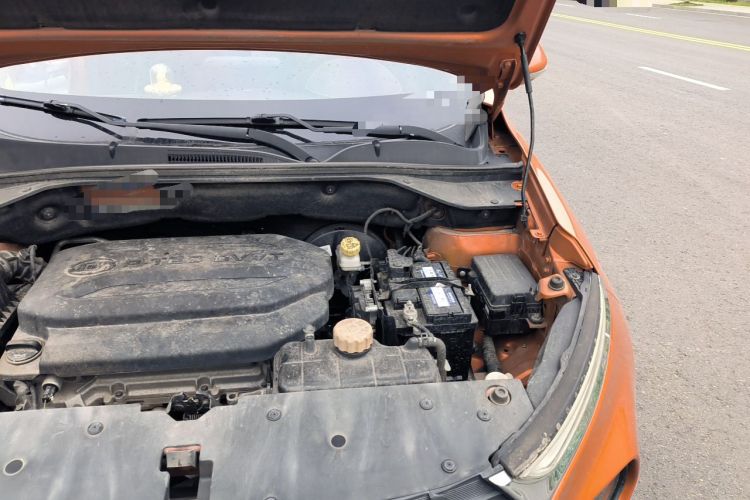 Used Baojun 510 2017 1.5L Automatic Fashion Model Engine Bay Left