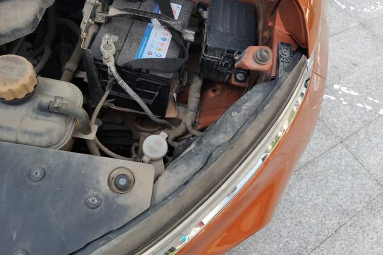 Used Baojun 510 2017 1.5L Manual Fashion Model Engine Bay Left