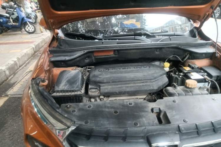 Used Baojun 510 2017 1.5L Manual Fashion Model Engine Bay Right