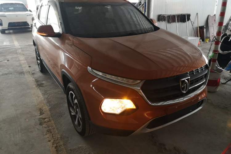 Used Baojun 510 2017 1.5L manual Comfort trim Front