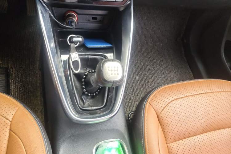 Used Baojun 510 2017 1.5L Manual Luxury Model Gear Lever
