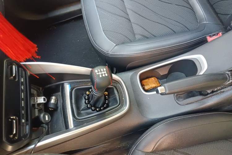 Used Baojun 510 2017 1.5L Manual Fashion Model Gear Lever