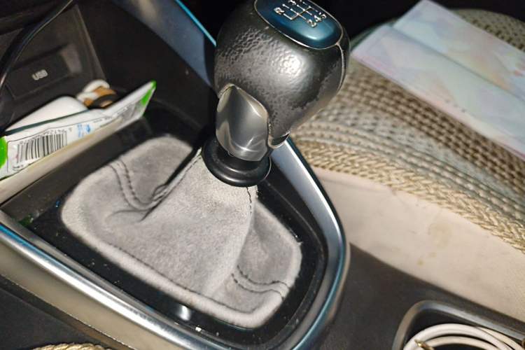 Used Baojun 510 2017 1.5L Manual Luxury Model Gear Lever