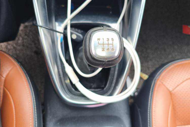 Used Baojun 510 2017 1.5L Manual Fashion Model Gear Lever