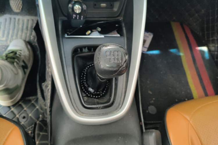 Used Baojun 510 2017 1.5L manual Comfort trim Gear Lever