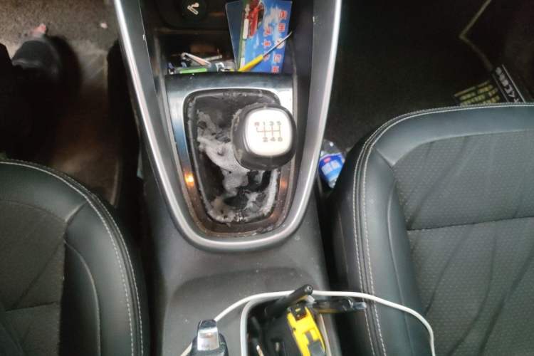 Used Baojun 510 2017 1.5L manual Comfort trim Gear Lever