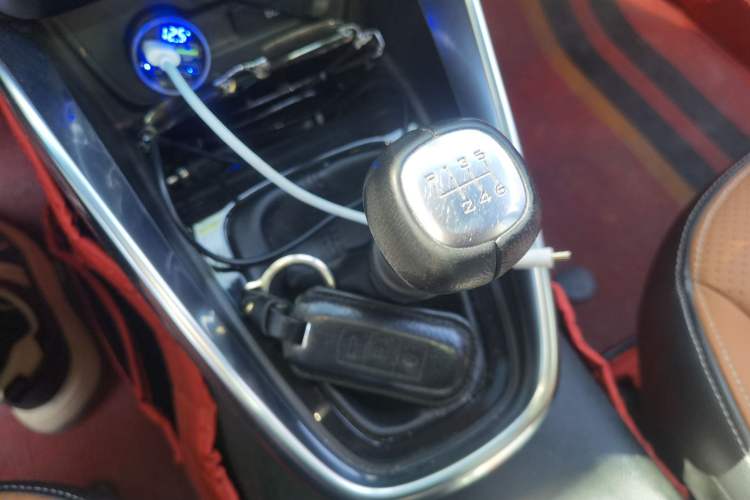 Used Baojun 510 2017 1.5L Manual Luxury Model Gear Lever