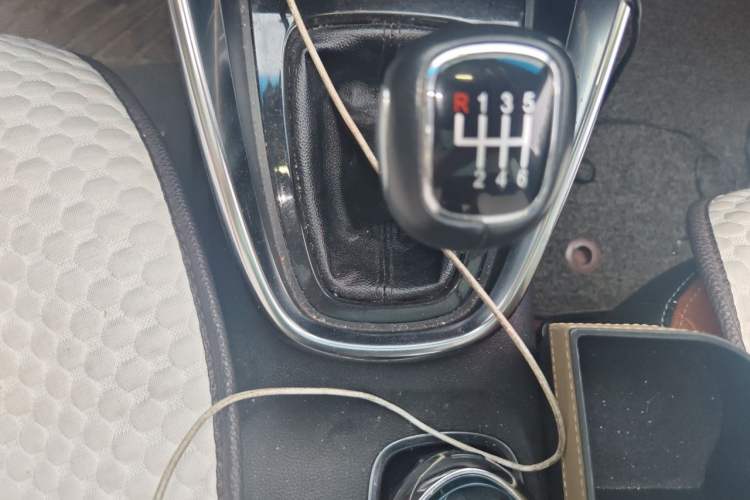 Used Baojun 510 2017 1.5L Manual Luxury Model Gear Lever