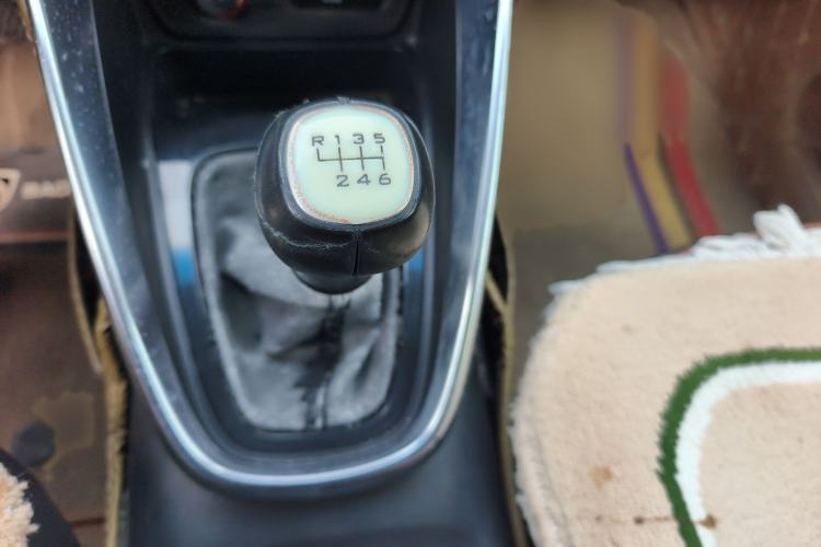 Used Baojun 510 2017 1.5L Manual Luxury Model Gear Lever
