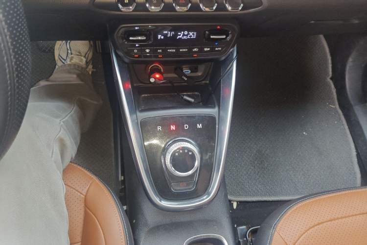 Used Baojun 510 2017 1.5L Automatic Luxury Model Gear Lever