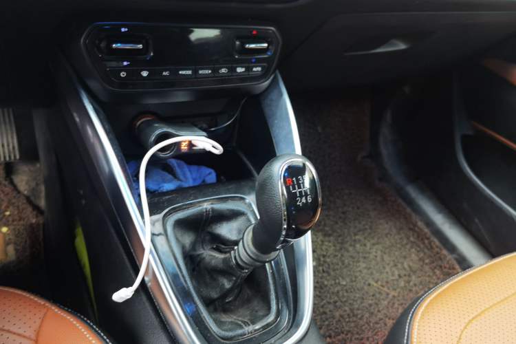 Used Baojun 510 2017 1.5L Manual Luxury Model Gear Lever