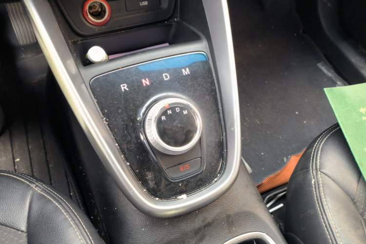 Used Baojun 510 2017 1.5L Automatic Fashion Model Gear Lever