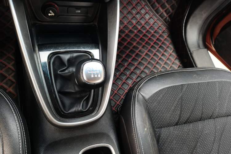 Used Baojun 510 2017 1.5L Manual Fashion Model Gear Lever